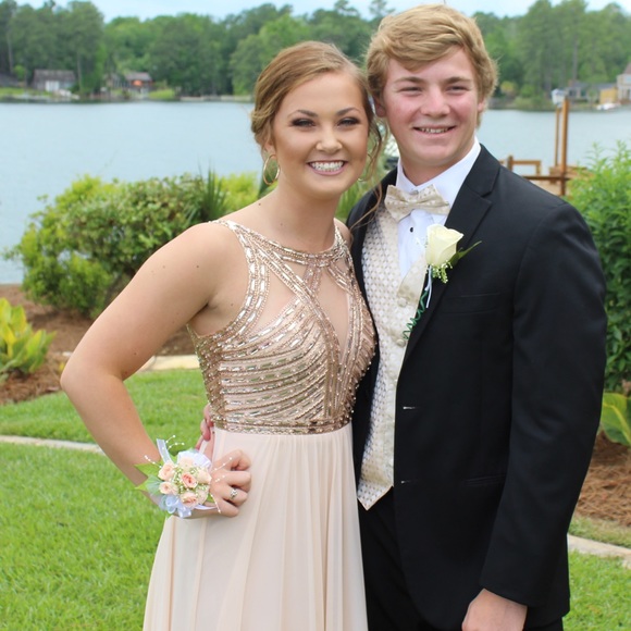 Prom - Picture 2 of 5